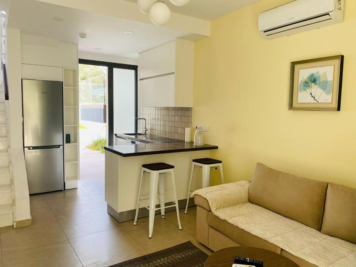 Victoria Suites Пафос Экстерьер фото